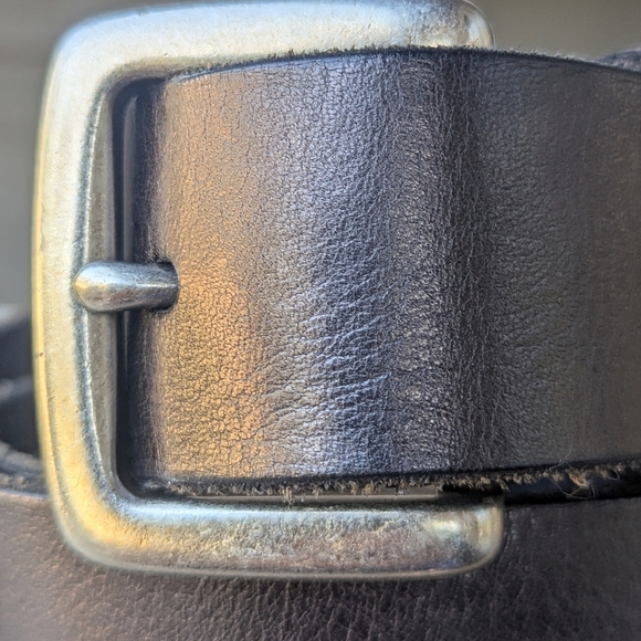 American Eagle Outfitters Black Genuine Leather Smooth Belt Size 34 - Picture 2 of 7